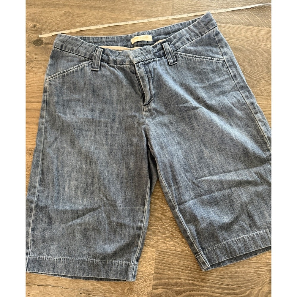 Levi Signature Shorts Women's Size 10 Blue Denim Stretch Casual Bermuda Style